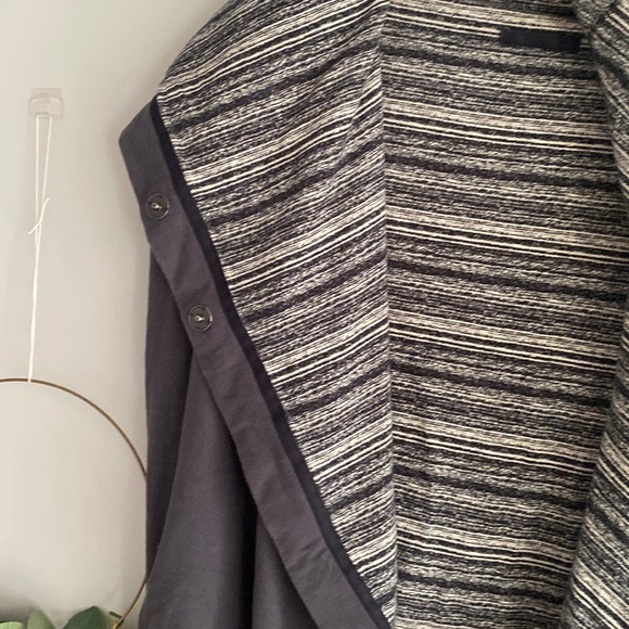 Lululemon Wrap jacket coat sweater grey size 4 Savasana - Picture 9 of 12